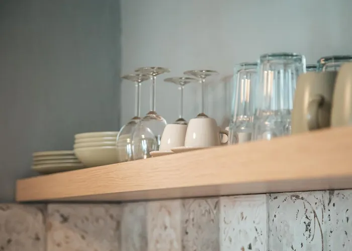 Designer 2-Bedroom Apartment 150M From Mackenzie Beach דירה לרנקה