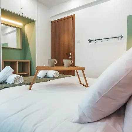 Designer 2-Bedroom Apartment 150M From Mackenzie Beach Λάρνακα