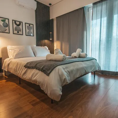 Designer 2-bedroom 150m From Mackenzie