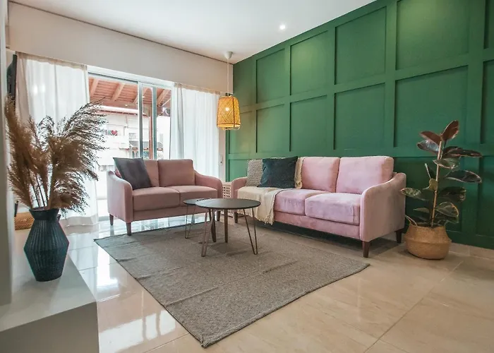 Διαμέρισμα Designer 2-Bedroom Apartment 150M From Mackenzie Beach Λάρνακα