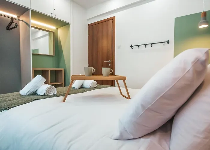 Designer 2-Bedroom Apartment 150M From Mackenzie Beach Λάρνακα