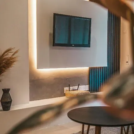 Apartman Designer 2-bedroom 150m From Mackenzie Lárnaka
